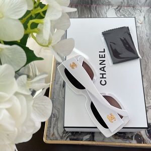 Chanel sunnies